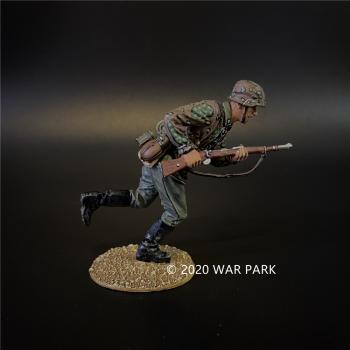 Das Reich SS Soldier Charging with Rifle, Battle of Kursk--single figure #0