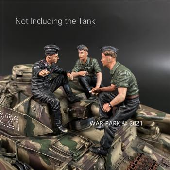 Wehrmacht Tank Crew Smoking & Talking, Battle of Kursk--three seated figures and amp #0