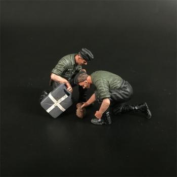 Wehrmacht Tank Crew at Rest Set, Battle of Kursk--two figures #0