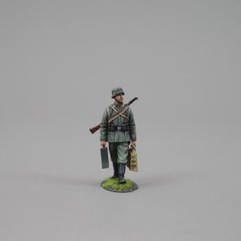 HEER Private Carrying Mortar Base Plate and Ammo Case, German Heer Marching Mortar Team--single figure--FIVE LEFT!! #0