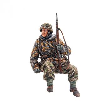 German Pz Grenadier Leaning with K98--single seated figure--ONE IN STOCK. #0