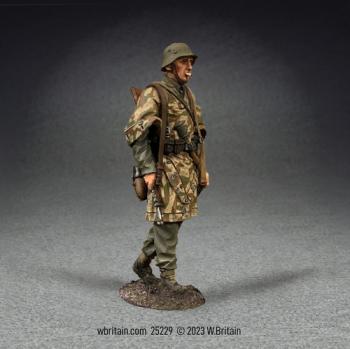 German Grenadier Walking with Ammo Can, 1941-45--single figure #0