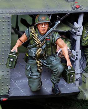 Huey Jumper 2 Ammo Carrier--single Vietnam-era figure #0