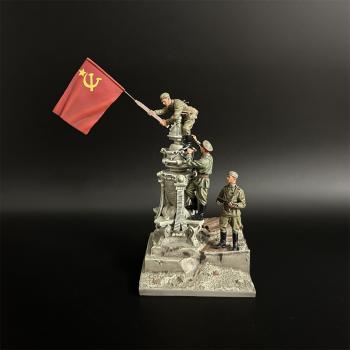 Red Army Raising a Flag Over Reichstag--three figures and scenic base. #0