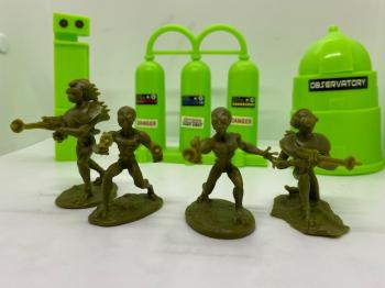 The Aliens are Here: This set includes 12 figures (2 of each pose) Green--AWAITING RESTOCK. #0