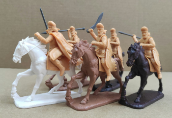 Median Cavalry (Medium Cavalry)--five mounted figures #0