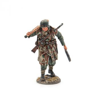 German Grenadier with Pz Faust and AT Mine--single figure German Grenadier with Pz Faust and AT Mine--single figure #47225