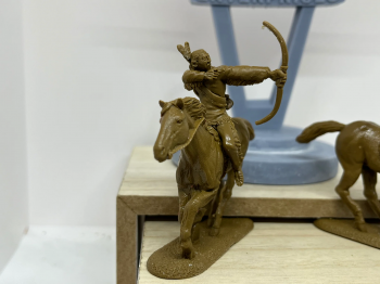 Image of Sioux Indians Mounted (Brown)--four figures in two poses -- FIVE IN STOCK!