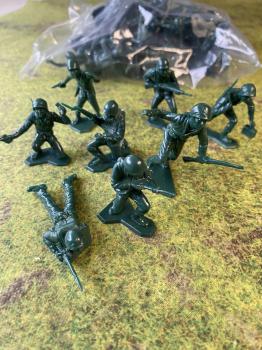 WWII Combat Marines (DARK GREEN)--50 marines in - 7 to 8 poses, stiff plastic WWII Combat Marines (DARK GREEN)--50 marines in - 7 to 8 poses, stiff plastic #36975