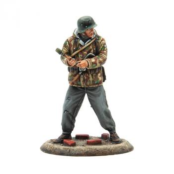 Image of German with Hand Grenade and K98--single figure