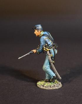 Image of Dismounted Trooper Advancing Carbine Pointed Forward, Union Cavalry, The Army of the Potomac, The Battle of Brandy Station, June 9th, 1863, The American Civil War, 1861-1865--single foot figure