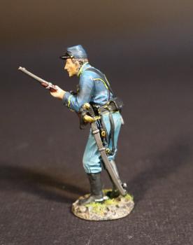 Image of Dismounted Trooper Advancing Carbine Held Ready, Union Cavalry, The Army of the Potomac, The Battle of Brandy Station, June 9th, 1863, The American Civil War, 1861-1865--single foot figure