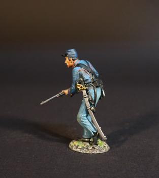 Dismounted Trooper Advancing Carbine Pointed Forward, Union Cavalry, 2nd U.S. Cavalry Regiment, The Army of the Potomac, The Battle of Brandy Station, June 9th, 1863, The American Civil War, 1861-1865--single foot figure #0