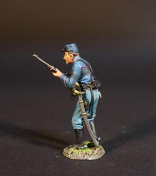 Image of Dismounted Trooper Advancing Carbine Held Ready, Union Cavalry, 2nd U.S. Cavalry Regiment, The Army of the Potomac, The Battle of Brandy Station, June 9th, 1863, The American Civil War, 1861-1865--single foot figure