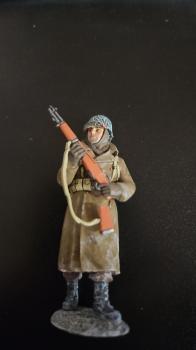 Image of BBA100D--single figure from The Four-Man Patrol--four WWII American GI figures in overcoats--DAMAGED.