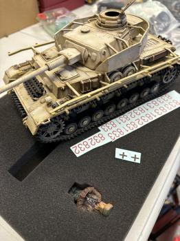 Image of Winter Panzer IV (no decals)--tank and commander figure(no sideskirts) --RETIRED--ONE AVAILABLE! 