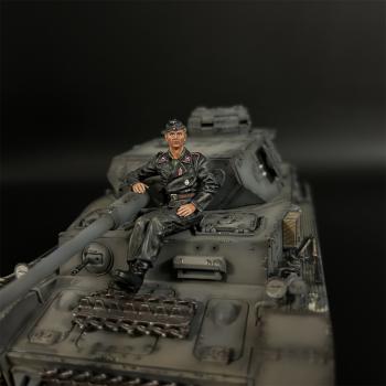 Wehrmacht Panzer Crew Left for Panzer IV--single figure #50344