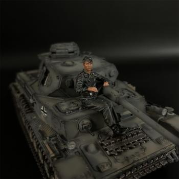 Wehrmacht Panzer Crew Right for Panzer IV--single figure #50345