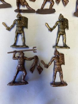 JECSAN - ROMAN GLADIATORS 12 Figures - ONE AVAILABLE!   #50522