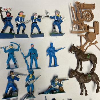 OLIVER - 7th US Cavalry --26 Pieces--RETIRED. #50602