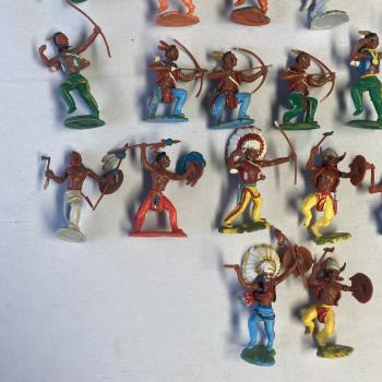 Briatins Vintage Swoppett Style American Indians Lot (27pc) - LOT 1 *Shows some paint wear Briatins Vintage Swoppett Style American Indians Lot (27pc) - LOT 1 *Shows some paint wear #50657