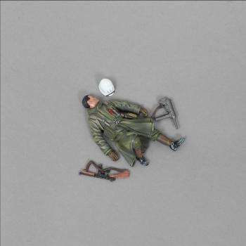Image of Battle of the Bulge Dead GI--single figure, two guns, white helmet