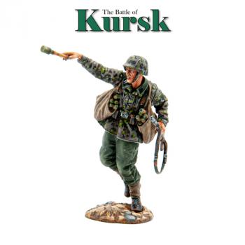 German Waffen SS Pz Grenadier Throwing Grenade, The Battle of Kursk, 1943--single figure #50997