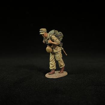 Image of DAK The Ramcke Parachute Brigade Backpack Soldier, Deutsches Afrikakorps--single figure Image of DAK The Ramcke Parachute Brigade Backpack Soldier, Deutsches Afrikakorps--single figure