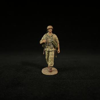 Image of DAK The Ramcke Parachute Brigade Rifle Patrol Soldier, Deutsches Afrikakorps--single figure Image of DAK The Ramcke Parachute Brigade Rifle Patrol Soldier, Deutsches Afrikakorps--single figure