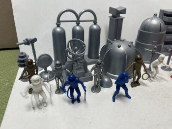Image of Space Playset w/Cape Canaveral Accessories, Spacemen and Crawler