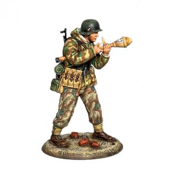 Image of German with Panzerfaust, Battle of Konigsburg, Eastern Front, 1945--single figure
