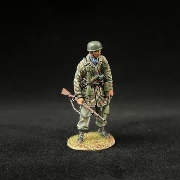 Image of Fallschirmjäger Panzerschreck Ammunition Supply Soldier, Battle of Normandy--single figure