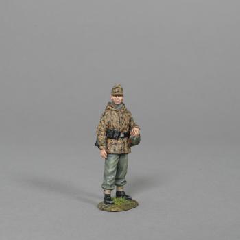 Image of German Gunner for 10.5 cm leFH 18/40 (Light Field Howitzer) Preparing to Fire--single figure with helmet on left hip--RETIRED -- LAST ONE! Image of German Gunner for 10.5 cm leFH 18/40 (Light Field Howitzer) Preparing to Fire--single figure with helmet on left hip--RETIRED -- LAST ONE!