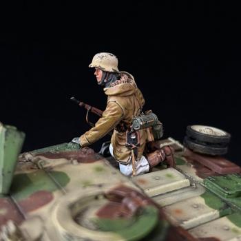 Image of Tank Rider Rifleman B. The Stug III Assault Gun, Battle of Kharkov--single kneeling figure Image of Tank Rider Rifleman B. The Stug III Assault Gun, Battle of Kharkov--single kneeling figure