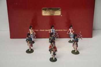 Black Watch Pipes and Drums, Limited Edition Set, Early 20th Century--seven figures--RETIRED--LAST ONE!! Black Watch Pipes and Drums, Limited Edition Set, Early 20th Century--seven figures--RETIRED--LAST ONE!! #51726