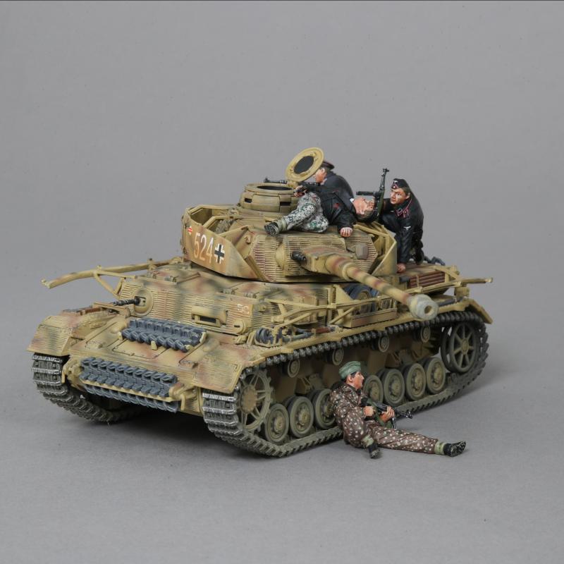 SS Tank Commander, German WWII Panzer and SPG Crews--single kneeling figure with MP40 #2 SS Tank Commander, German WWII Panzer and SPG Crews--single kneeling figure with MP40 #2