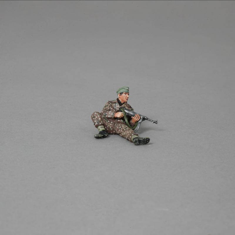 SS Tank Driver, German WWII Panzer and SPG Crews--single kneeling figure with MP40 #1 SS Tank Driver, German WWII Panzer and SPG Crews--single kneeling figure with MP40 #1