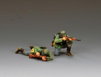 "Riflemen In Action"--two Classic Wehrmacht Infantry figures (kneeling firing; prone and reloading) #51814