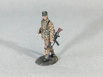 German Waffen SS Grenadier with StG-44 Turning, 1944-45--single advancing figure #51955