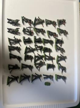 Britains Herald Modern British Infantry 30pcs 1 Broken  -- LAST ONE!! #52808