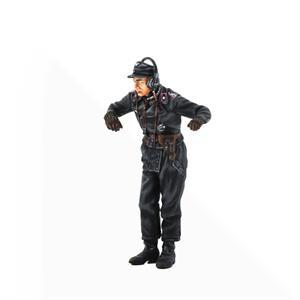 Image of German Tank Commander, WWII Tank Crews--single figure leaning on hatch #52877