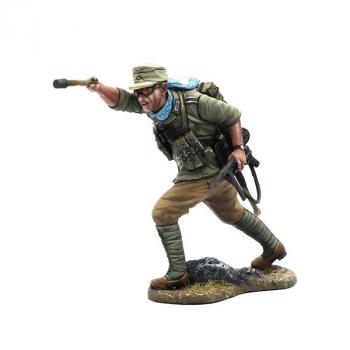 Image of Das Deutsche Afrika Korps Throwing Grenade, North Afrika, 1941-1943--single figure with MP40 throwing grenade #52895