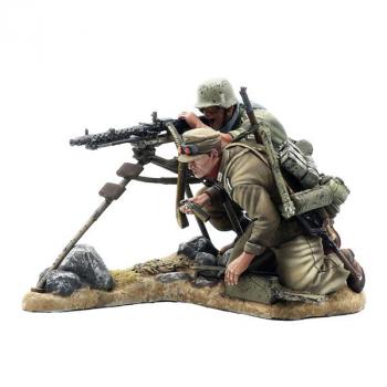 Image of Das Deutsche Afrika Korps MG34 Team, North Afrika, 1941-1943--two kneeling figures firing MG34 (single base) #52899