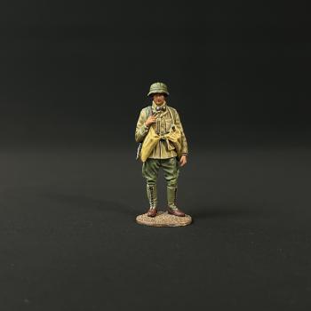 DAK MP40 Gunner Carrying Grenades, Deutsches Afrikakorps--single standing figure carrying bags of grenade #52977