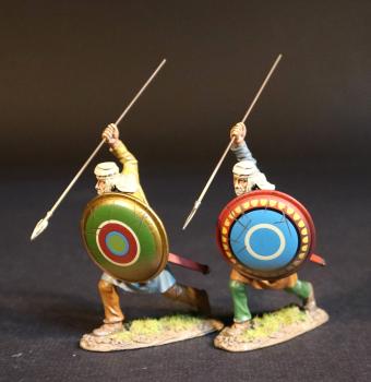 2 Kardake Light Infantrymen in White Caps & bullseye shields (yellow tunic, green & red shield; grey tunic, blue & white shield), The Achaemenid Persian Empire, Armies and Enemies of Ancient Greece & Macedonia--2 figures advancing ready to spear downward #53100