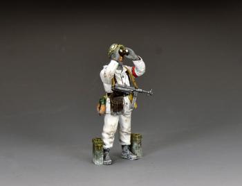 Ostfront Skywatcher--single WWII German sergeant figure with SMG looking through binoculars #53339