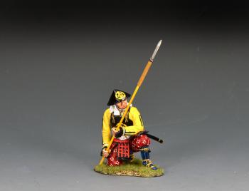Western Army Ashigaru Kneeling Spearman--single kneeling figure (black armor, yellow tunic) #53348