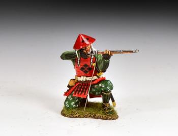 'Ashigaru Arquebusier Kneeling and Aiming' (Eastern Army)--single kneeling figure in red amor and green clothing #53355