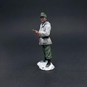 Rifleman #1 with Green Trousers, "The Eagle Has Landed", The Fallschirmjaegers, WWII--single standing FJ figure #53389
