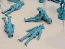 American Revolutioary War Casualties--eight resin figures in four poses (blue) #53567